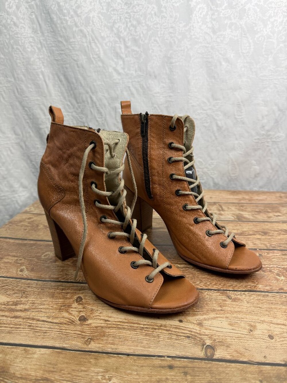 Steve Madden Tan Leather Lace Up Peep Toe High Heel Booties Women’s Size 10
